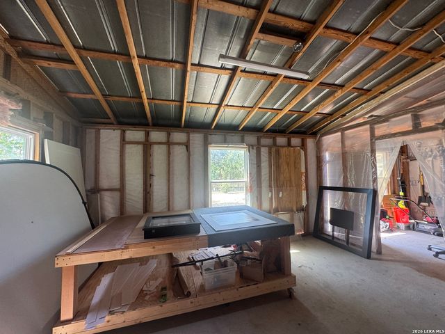 109 Hilltop Dr E, Kerrville, TX 78028
