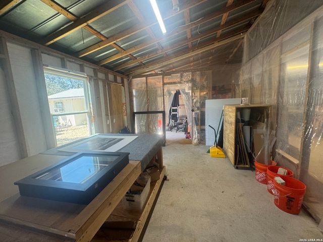 109 Hilltop Dr E, Kerrville, TX 78028