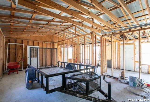 109 Hilltop Dr E, Kerrville, TX 78028