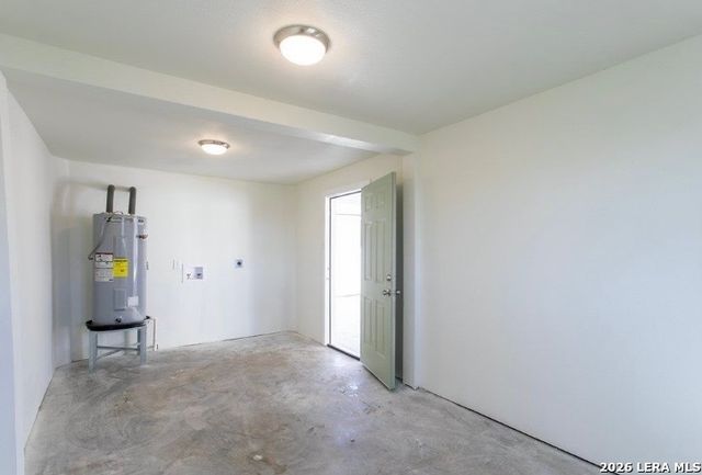 109 Hilltop Dr E, Kerrville, TX 78028