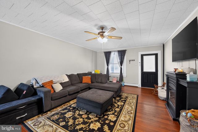 352 S READING AVE, Boyertown, PA 19512