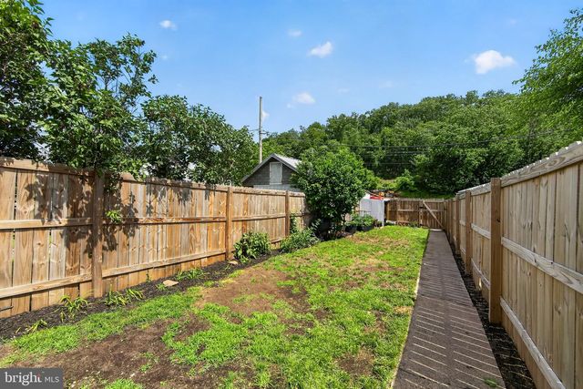 352 S READING AVE, Boyertown, PA 19512