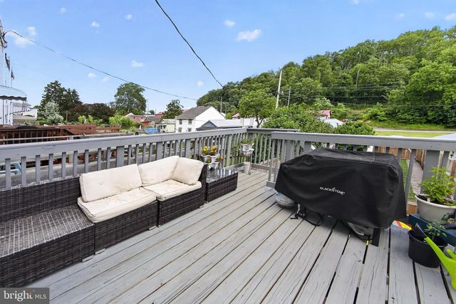 352 S READING AVE, Boyertown, PA 19512