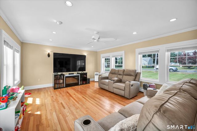 32 Franklin Road, Cromwell, CT 06416