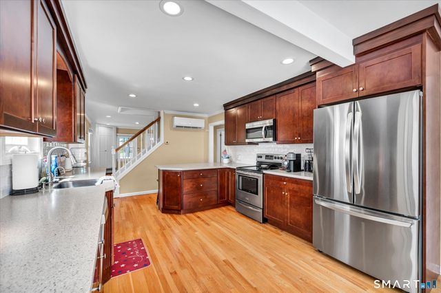 32 Franklin Road, Cromwell, CT 06416