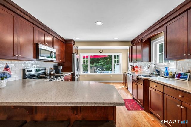 32 Franklin Road, Cromwell, CT 06416