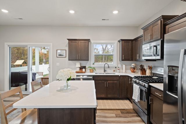 5901 HUNTINGTON CT, Columbia, MO 65201