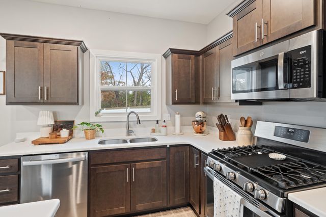 5901 HUNTINGTON CT, Columbia, MO 65201