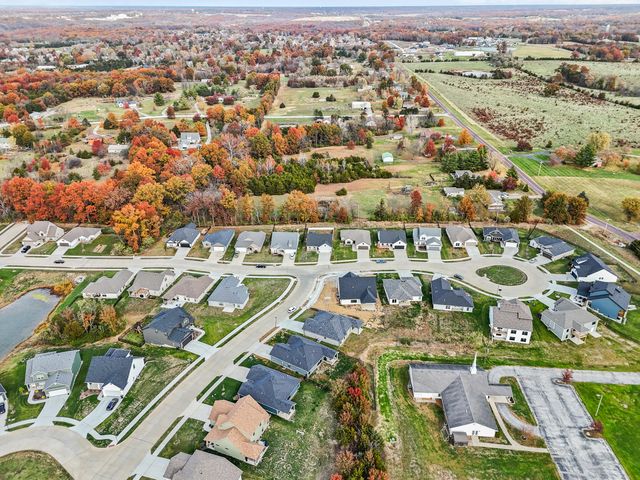 5901 HUNTINGTON CT, Columbia, MO 65201