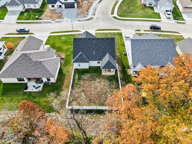 5901 HUNTINGTON CT, Columbia, MO 65201