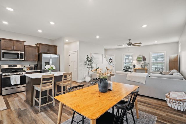 5901 HUNTINGTON CT, Columbia, MO 65201