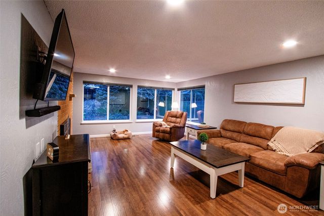 10201 SW 120th Street, Lakewood, WA 98498