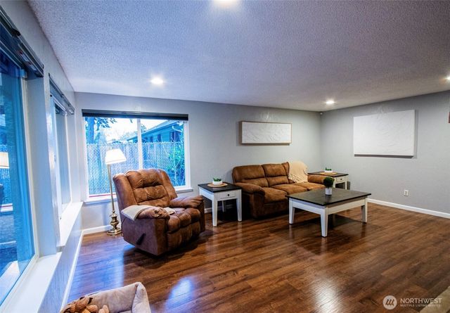 10201 SW 120th Street, Lakewood, WA 98498