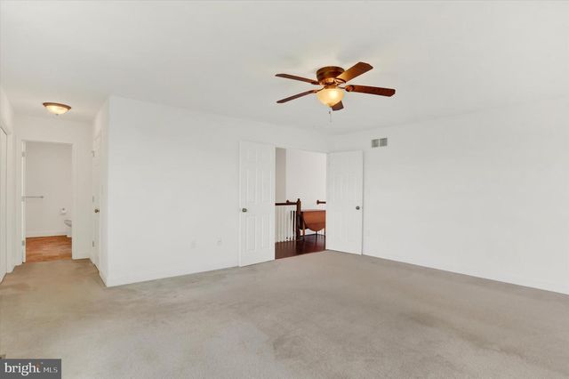 43 DANBURY DR, Mechanicsburg, PA 17050