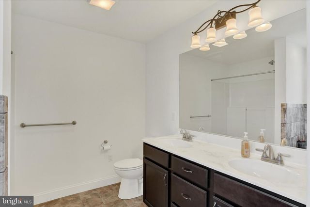 43 DANBURY DR, Mechanicsburg, PA 17050