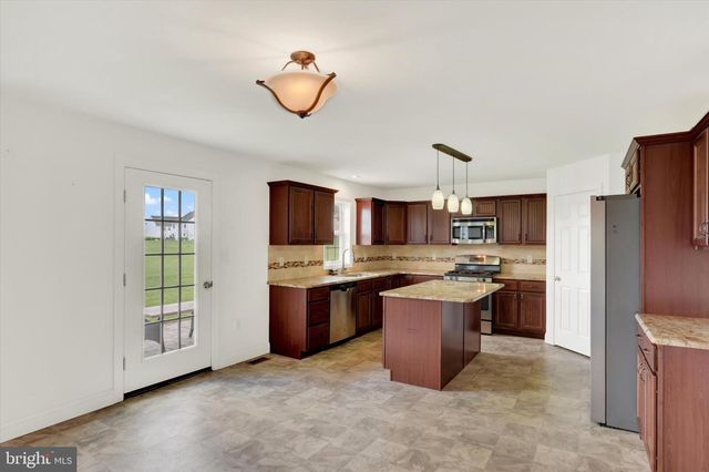 43 DANBURY DR, Mechanicsburg, PA 17050