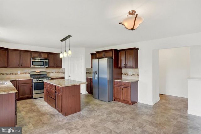 43 DANBURY DR, Mechanicsburg, PA 17050