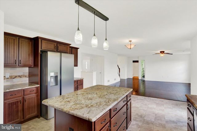 43 DANBURY DR, Mechanicsburg, PA 17050