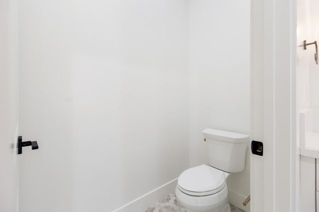 3136 E Beech Court, Visalia, CA 93292