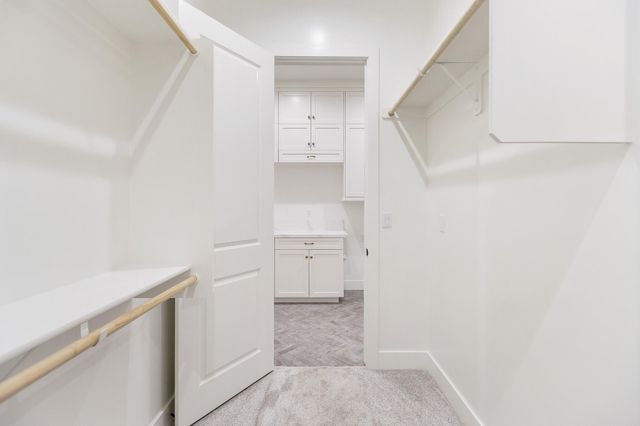 3136 E Beech Court, Visalia, CA 93292