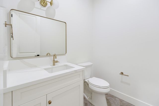 3136 E Beech Court, Visalia, CA 93292