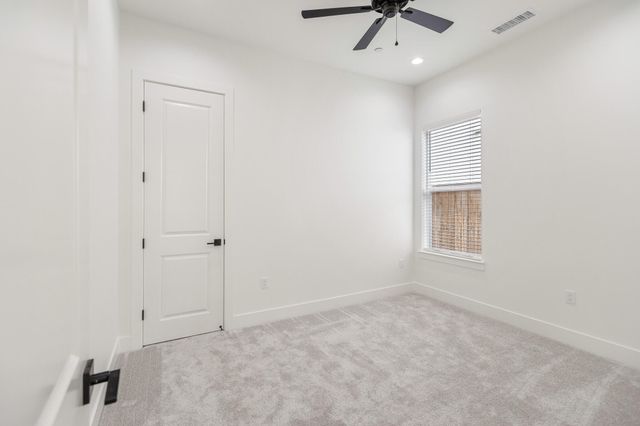 3136 E Beech Court, Visalia, CA 93292