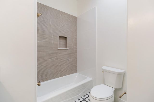 3136 E Beech Court, Visalia, CA 93292