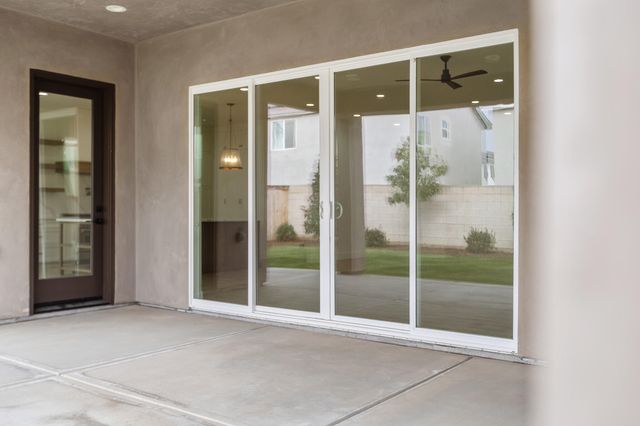 3136 E Beech Court, Visalia, CA 93292