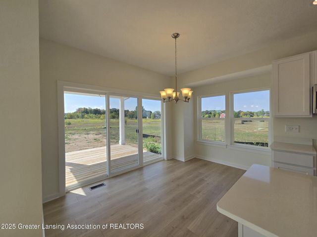 2920 Boulder Crk Drive, St. Johns, MI 48879