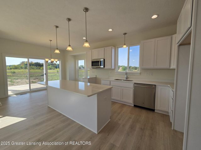 2920 Boulder Crk Drive, St. Johns, MI 48879