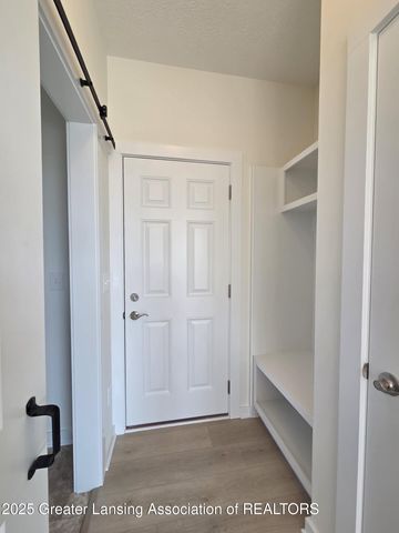 2920 Boulder Crk Drive, St. Johns, MI 48879