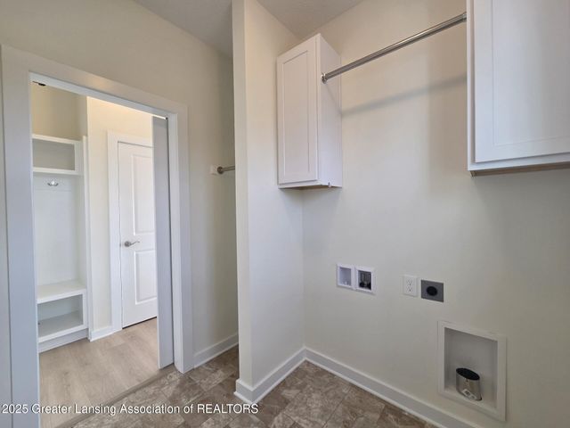 2920 Boulder Crk Drive, St. Johns, MI 48879