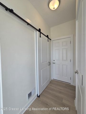 2920 Boulder Crk Drive, St. Johns, MI 48879