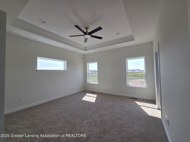 2920 Boulder Crk Drive, St. Johns, MI 48879