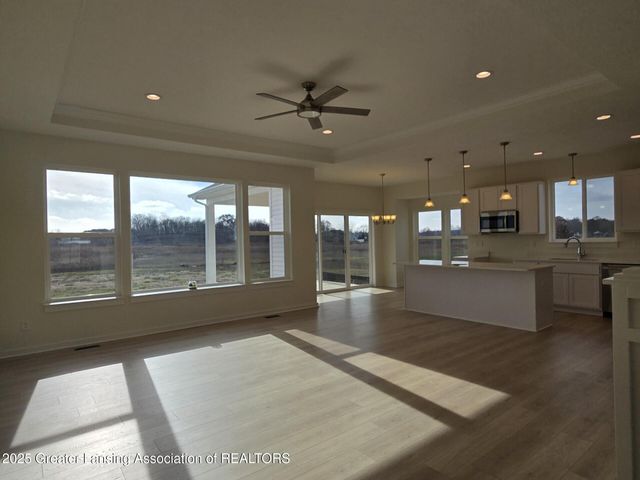 2920 Boulder Crk Drive, St. Johns, MI 48879