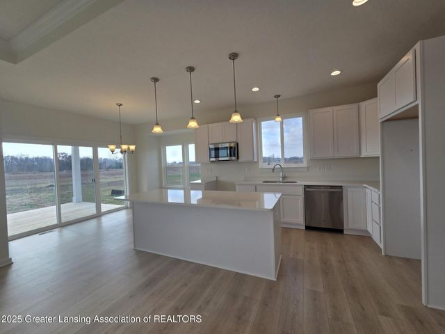 2920 Boulder Crk Drive, St. Johns, MI 48879