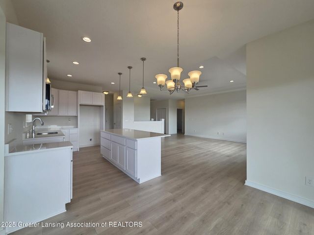 2920 Boulder Crk Drive, St. Johns, MI 48879