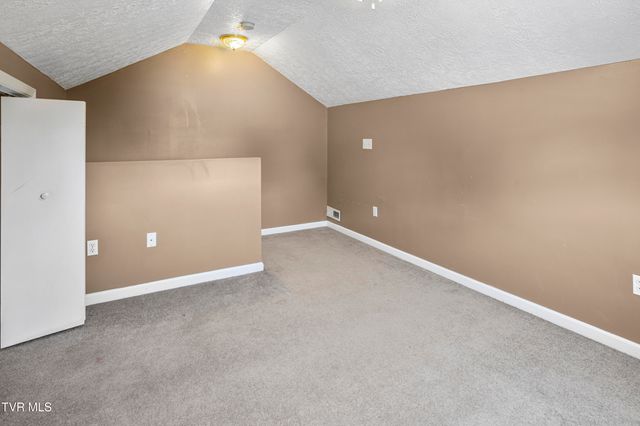 660 Beaverview Drive 660, Bristol, VA 24201