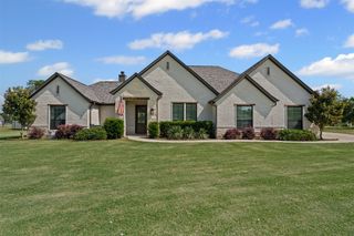 305 Scenic Creek Court, Reno, TX 76020