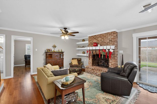 310 Pinemont Drive, Sour Lake, TX 77659