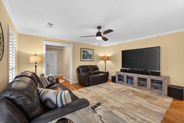 310 Pinemont Drive, Sour Lake, TX 77659