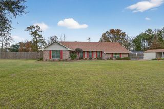 310 Pinemont Drive, Sour Lake, TX 77659