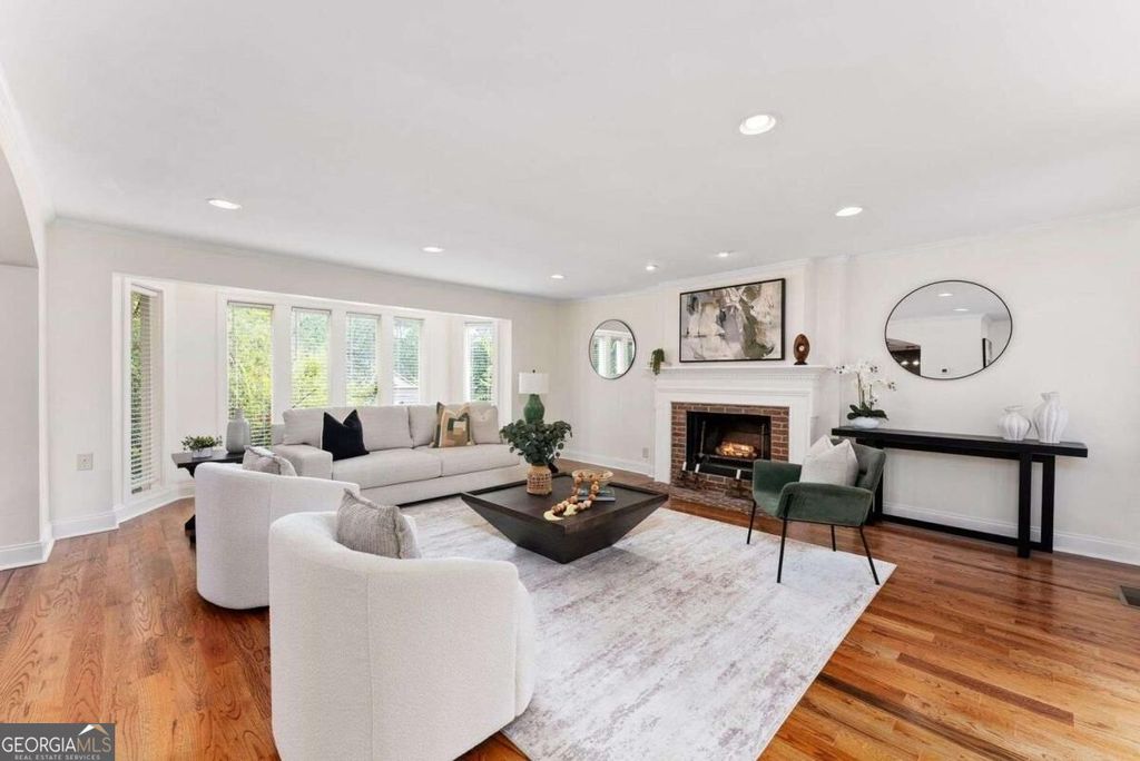 18 Basswood Circle, Sandy Springs, GA 30328 — photo 2