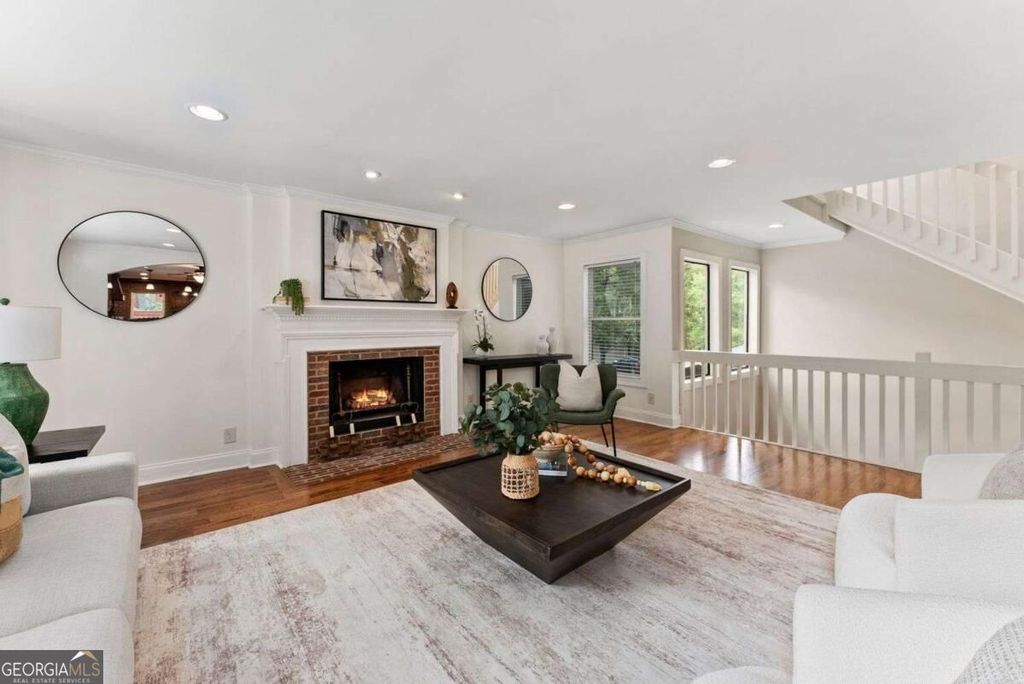 18 Basswood Circle, Sandy Springs, GA 30328 — photo 4