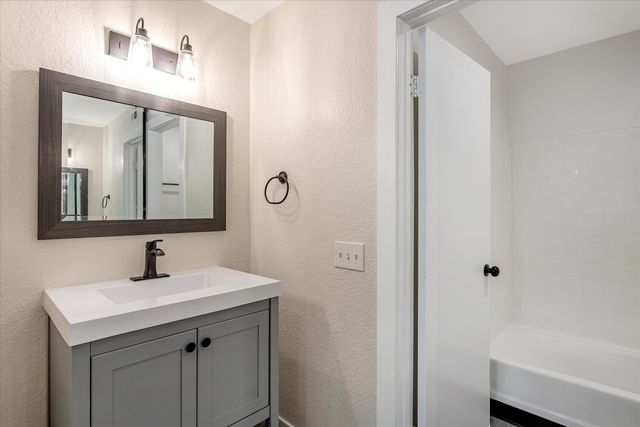 2554 Olive Drive 190, Palmdale, CA 93550