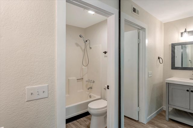 2554 Olive Drive 190, Palmdale, CA 93550