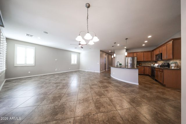 17613 W BRIARWOOD Drive, Goodyear, AZ 85338