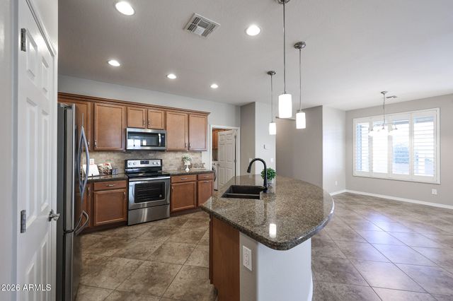 17613 W BRIARWOOD Drive, Goodyear, AZ 85338