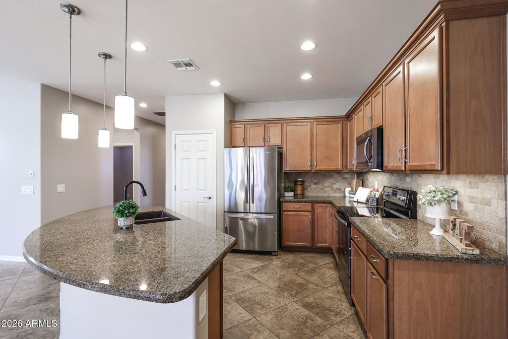 17613 W BRIARWOOD Drive, Goodyear, AZ 85338 — photo 2