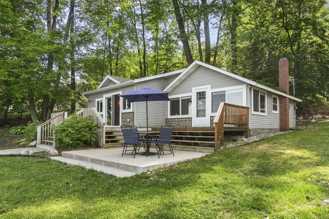 19116 Kenny Drive, Big Rapids, MI 49307